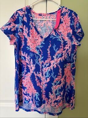Lilly Pulitzer Etta V-Neck Tee in Borealis Blue Swim On Over